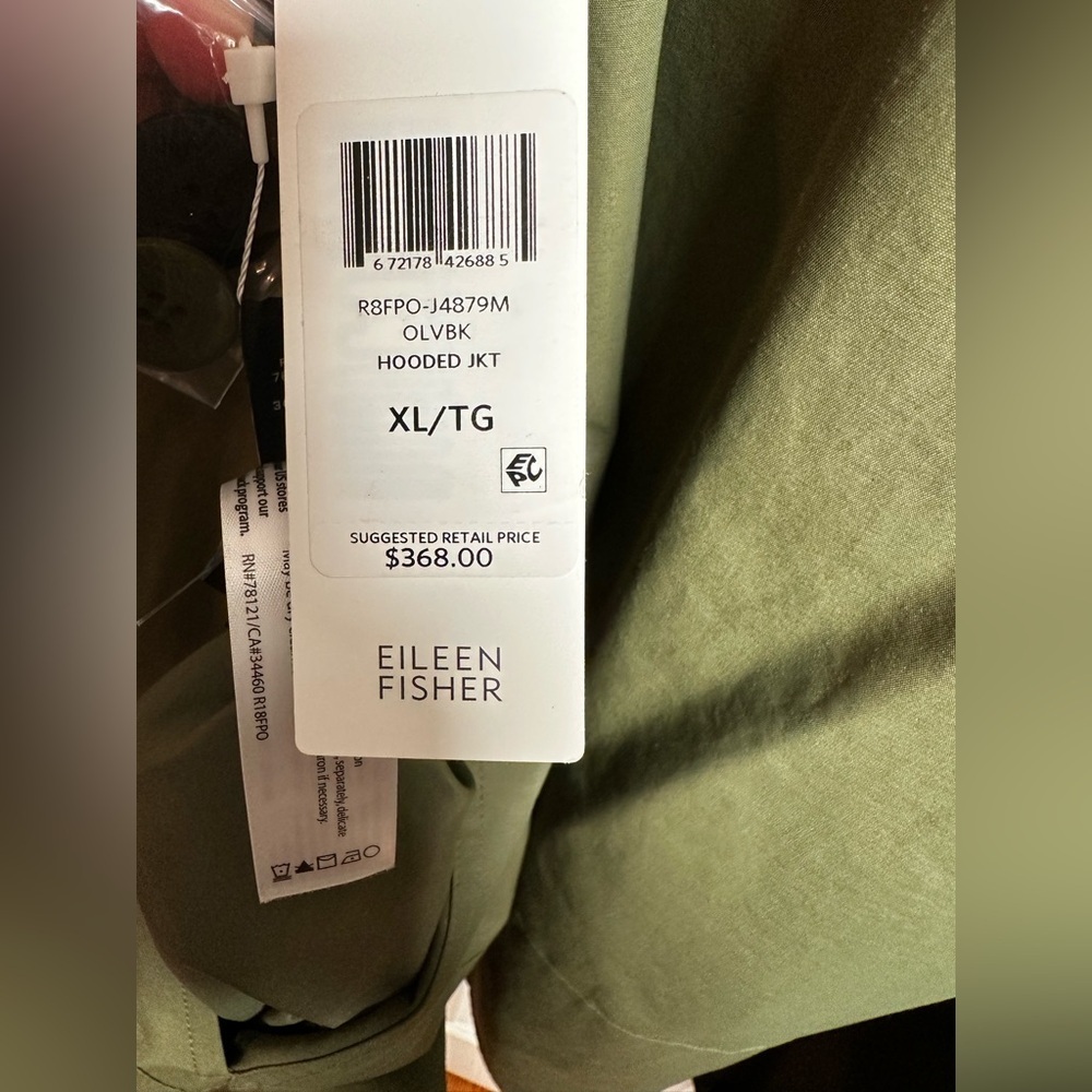 Eileen Fisher Black and green reversible Hooded Raincoat - Picture 8 of 10
